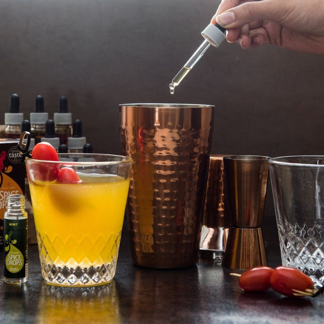 Natural Extracts for Cocktails: The 2026 Flavours Your Bar and Cafe Should Be Pouring
